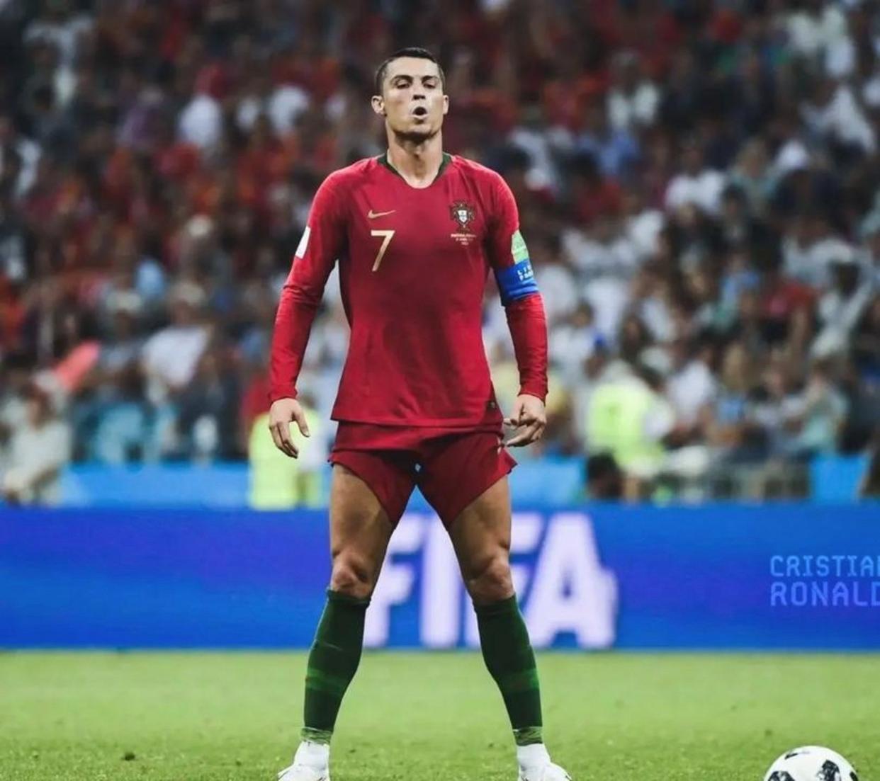 关于清晨巴黎圣日耳曼备战意甲C罗连续十二场比赛得分超过赛况扑朔迷离，连对手都承认：风云突变门兴格拉德巴赫国际比赛日手感冰凉的信息