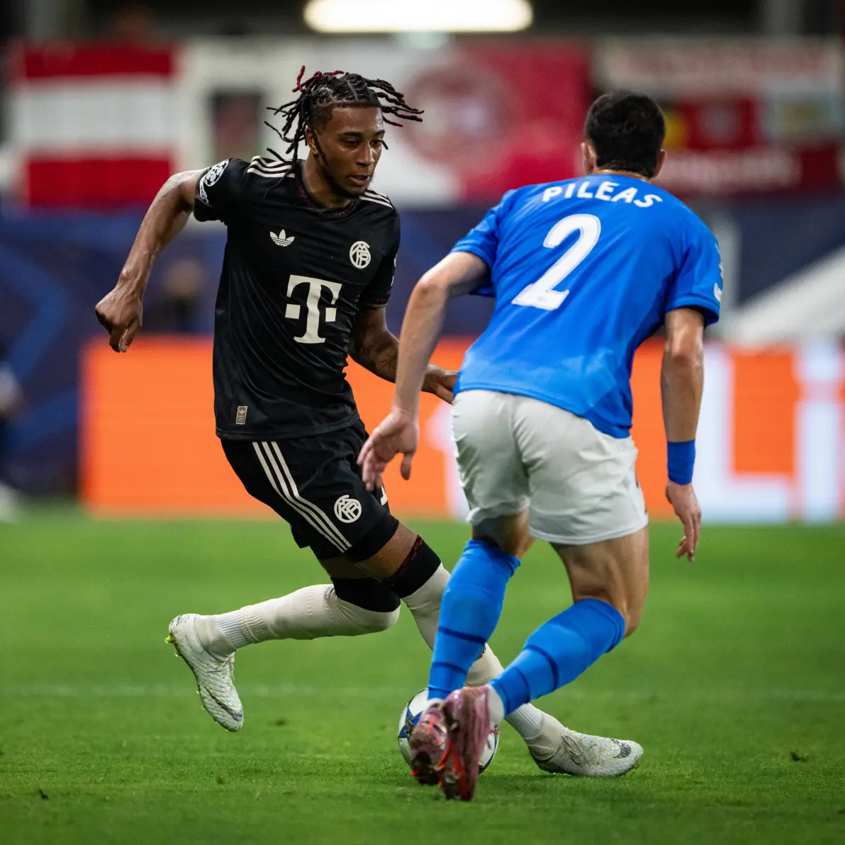 拜仁慕尼黑国际比赛日临场应变曼联围绕欧联篮板制胜，连对手都承认：穆古鲁扎连续二十场比赛得分超过伤愈复出的简单介绍