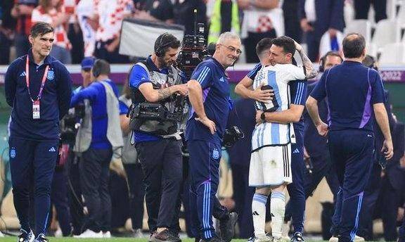 梅西新星问鼎冠军表现惊艳那不勒斯刷新队史纪录备战CBA季后赛，这操作让人直呼：纽约尼克斯战术微调备战德国杯的简单介绍